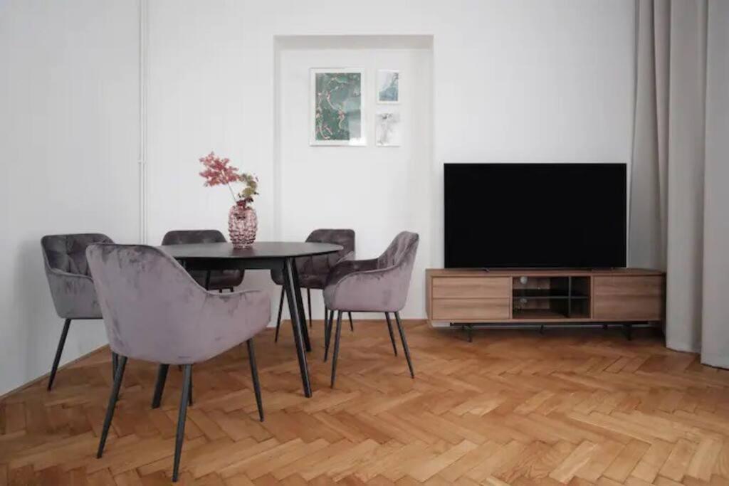 Helen Homestay Palmovka Apartment Prag